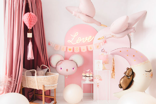 Una bienvenida de cuento: decoración para baby shower de niña