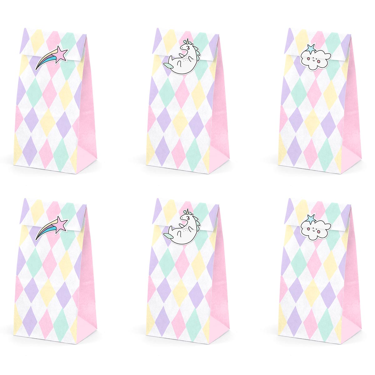 Detalle de bolsas de papel unicornio con estampado en rosa, lila, verde y amarillo y pegatinas de estrella fugaz, nube y unicornio. Pack de 6 bolsas.