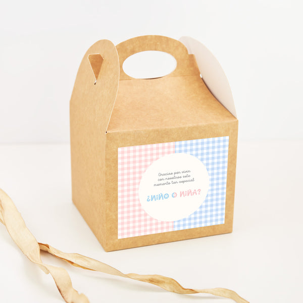 Caja picnic personalizada temática revelación de género con asa y estampado vichy rosa y azul para chuches o detalles