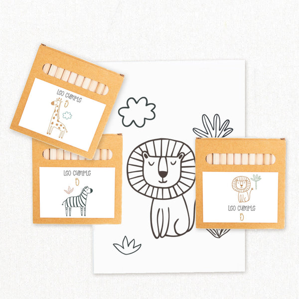 Cajita de lápices de colores con lámina para colorear temática safari, león, jirafa y cebra, detalle para invitados de cumpleaños infantil