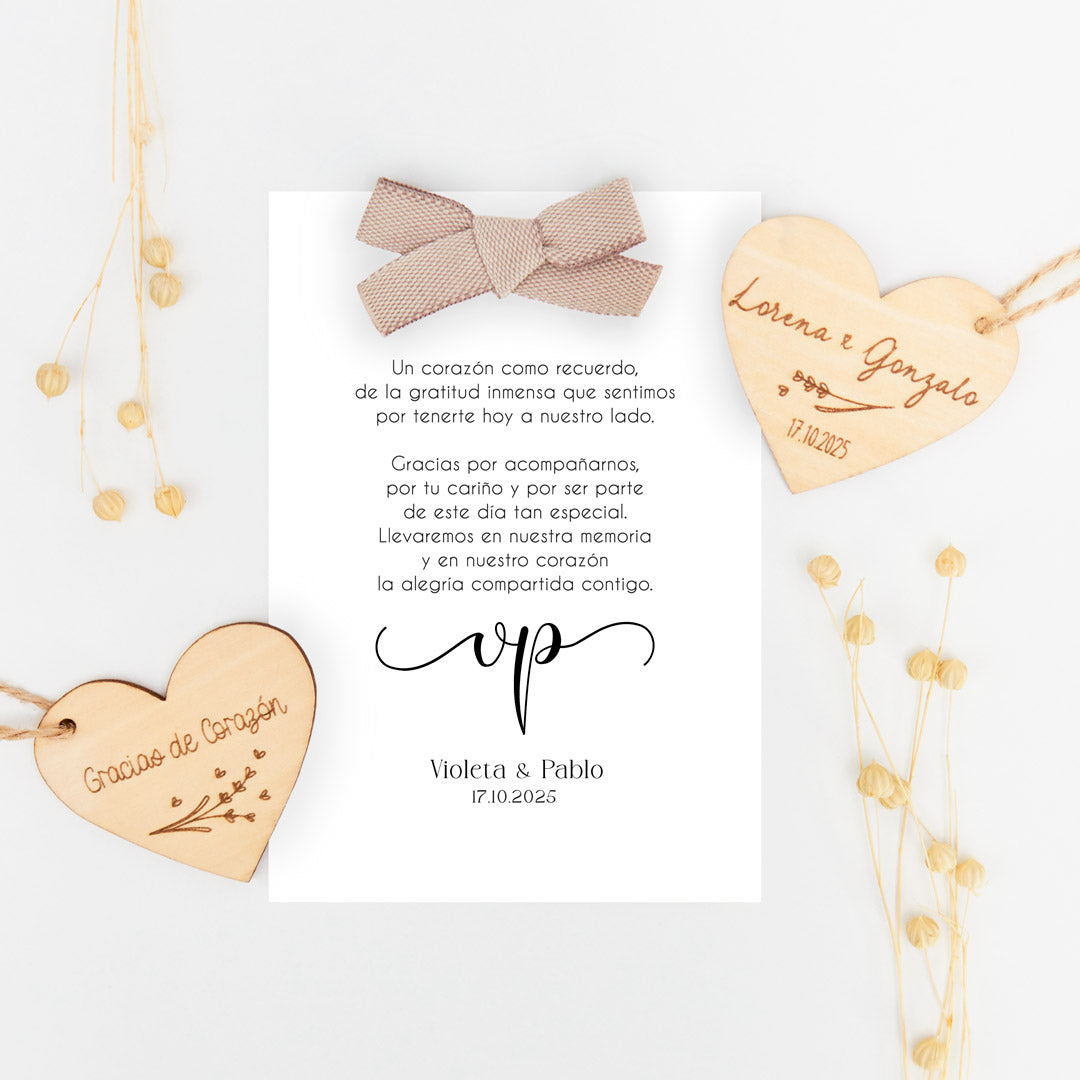 corazón de madera grabado con tarjeta de agradecimiento para invitados de Boda de la colección Eterna