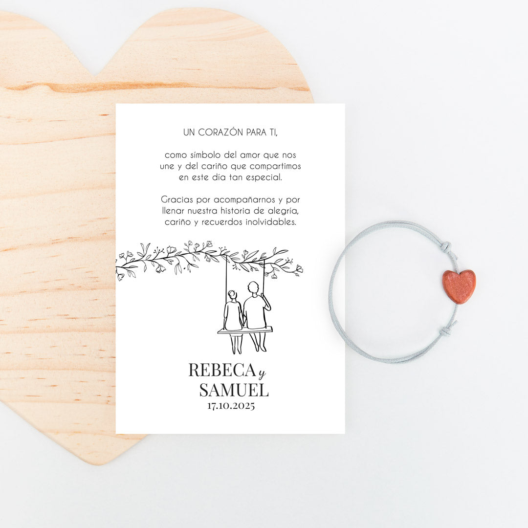 pulsera con tarjeta corazón para invitados de boda de la colección Susurros con diseño de chica y chico
