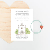 pulsera en tarjeta corazón para invitados de comunión con diseño de la colección iglesia. 