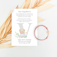 Pulsera con tarjeta cruz para invitados de bautizo con diseño de inicial. 