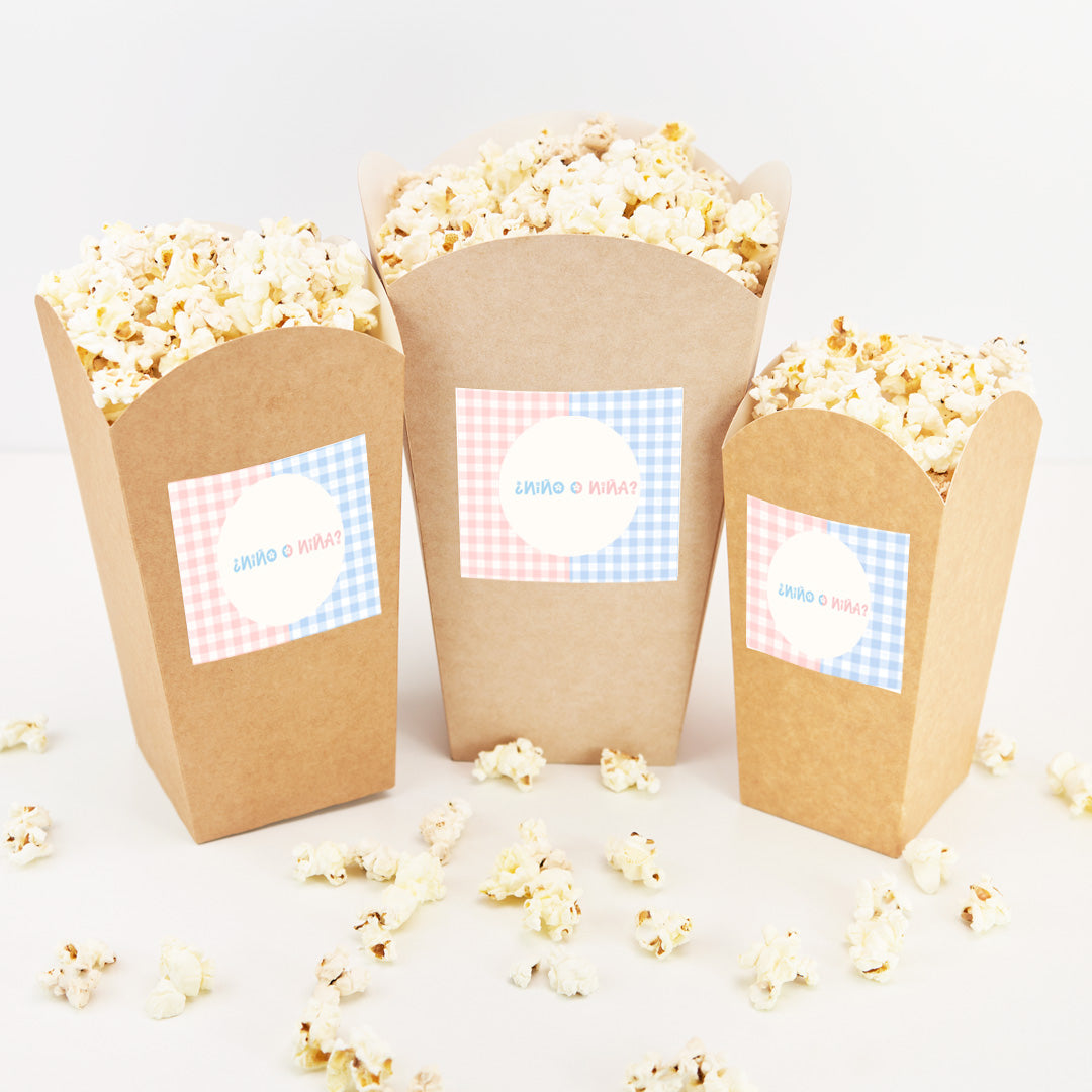Cubo de palomitas y chuches personalizado temática revelación de género con estampado vichy rosa y azul para mesa dulce