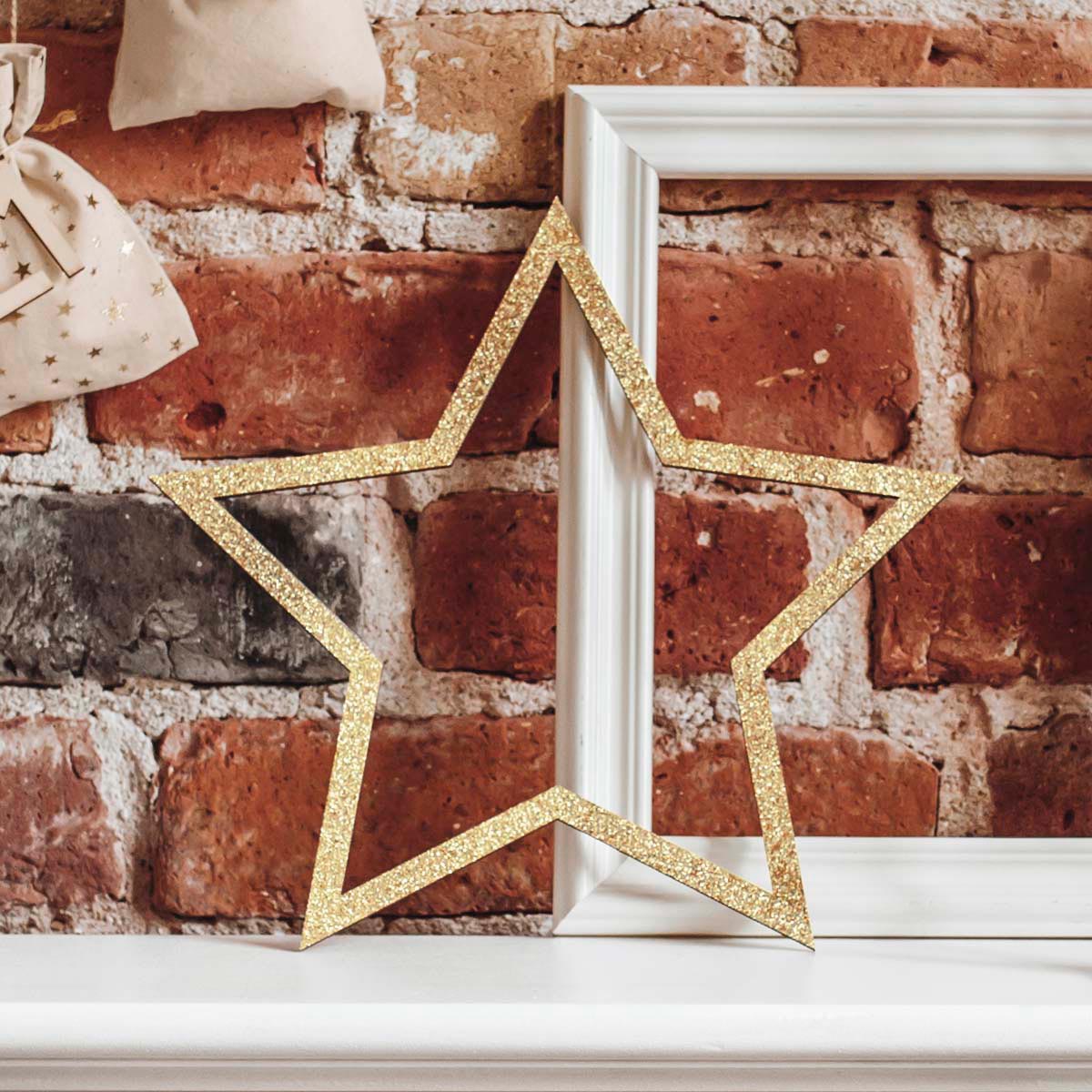 Set de 3 estrellas de madera doradas con purpurina. Tamaños de 35 a 26,5 cm. Decoración elegante para fiestas y Navidad.