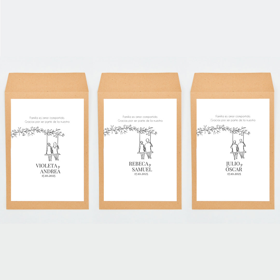 Opciones de diseño para el sobre  del llavero y pulsera Family para invitados de boda de la Colección Susurros. 