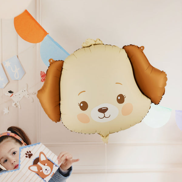 Globo foil perrito en photocall de cumpleaños temático de animales domésticos
