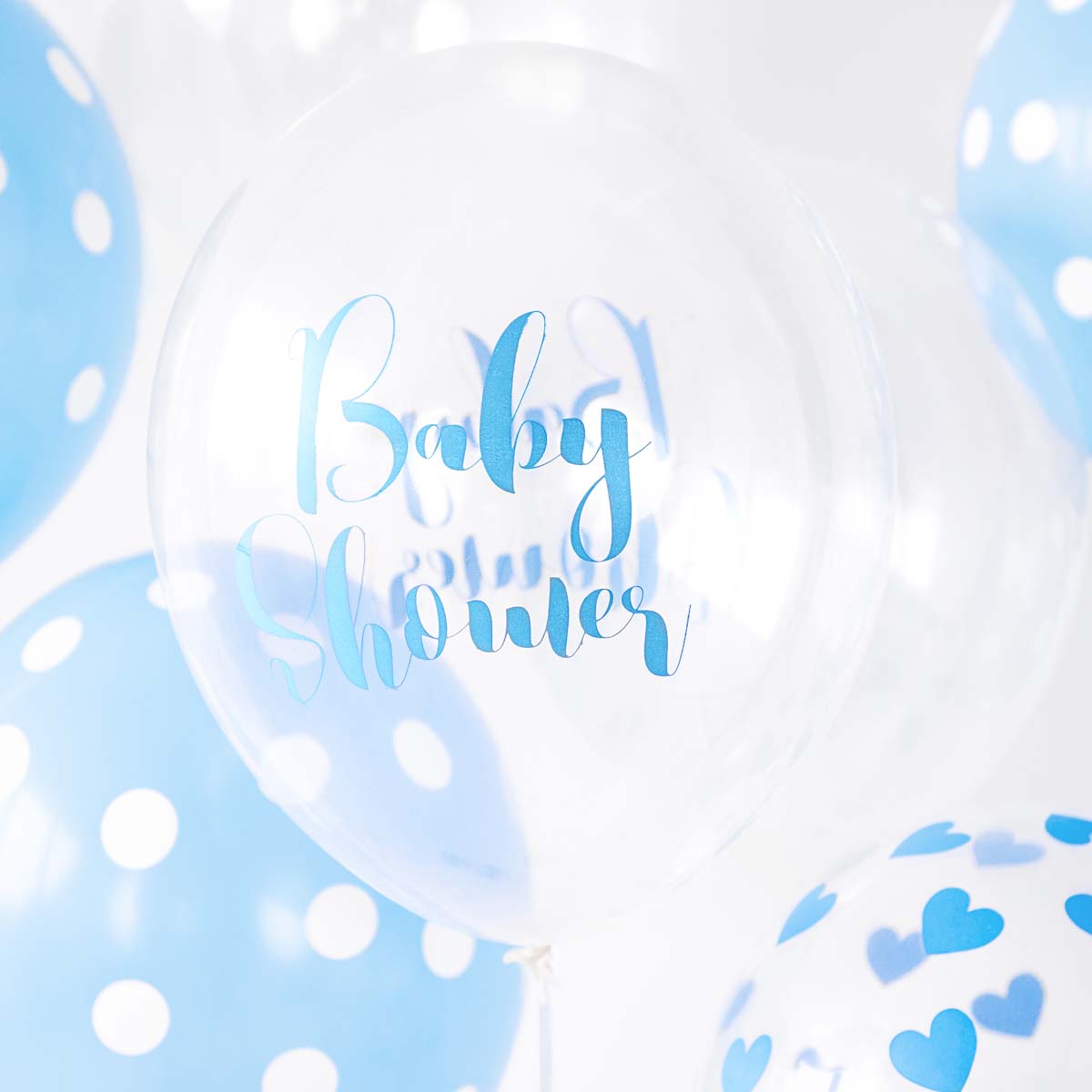 Globo blanco de 30 cm con inscripción Baby Shower en azul. Ideal para baby showers y bautizos de niño.