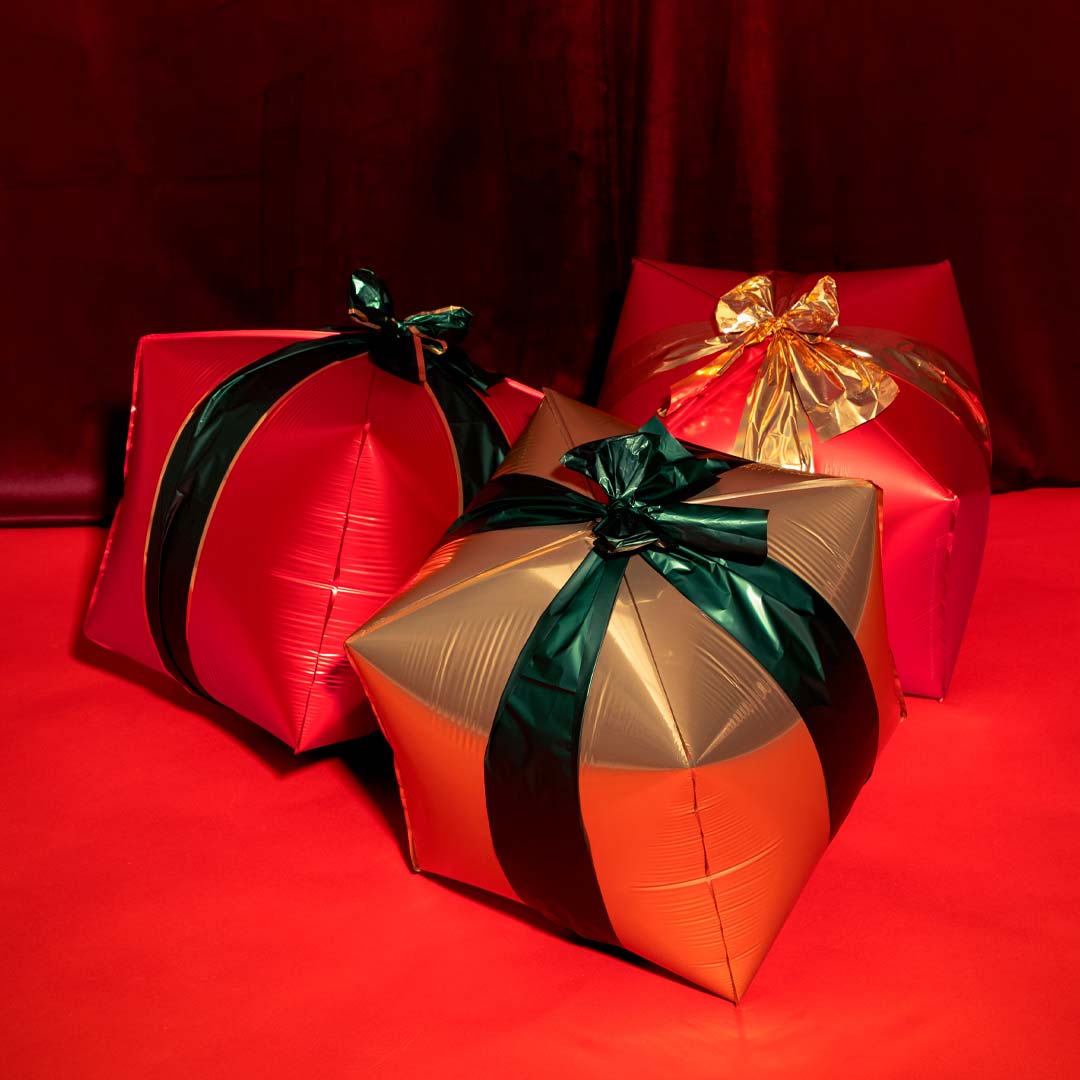 Set de 3 globos con forma de regalo de Navidad, rojo, dorado y verde con lazo, 36 cm