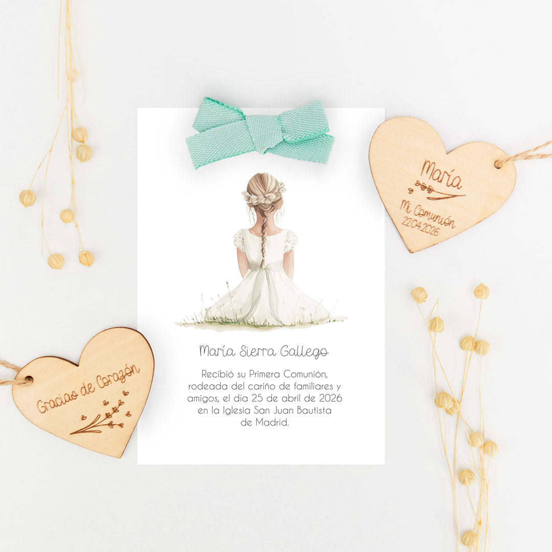 corazón de madera grabado con recordatorio para invitados de comunión de la colección Boho