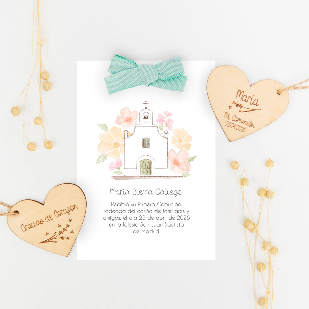 corazón de madera grabado con recordatorio para invitados de comunión de la colección Iglesia
