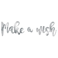 Detalle de la guirnalda decorativa “Make a Wish” en papel espejo plateado. Incluye cuerda de 2 metros.