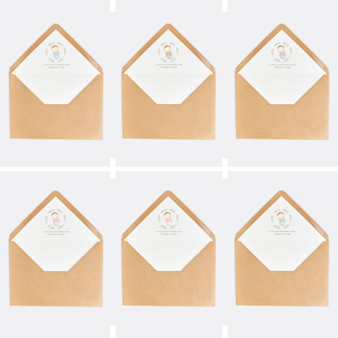 opciones de color para el sobre personalizado de la invitación para bautizo de la colección rosquito bebé