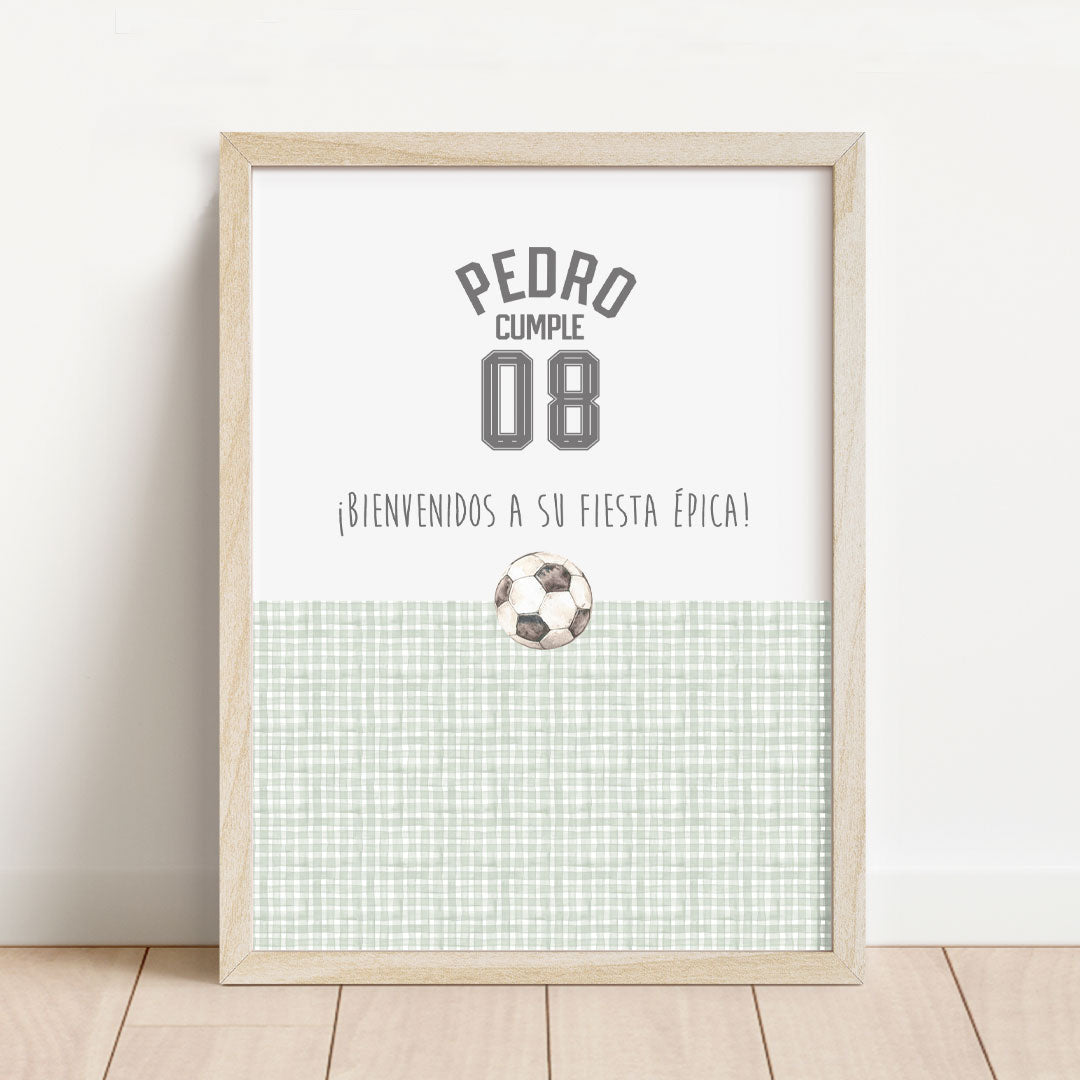 Lámina de bienvenida personalizada temática fútbol de 30x40 cm con balón y estampado vichy verde para decorar cumpleaños infantil