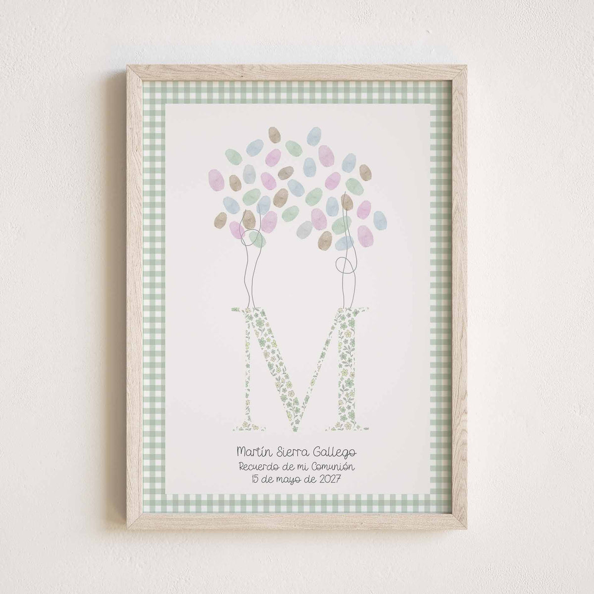 Lámina de huellas para Primera Comunión. Diseño Cuadros Vichy con Inicial de Flores. 