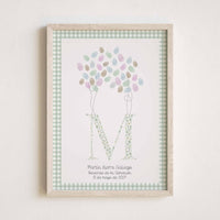 Lámina de huellas para Primera Comunión. Diseño Cuadros Vichy con Inicial de Flores. 