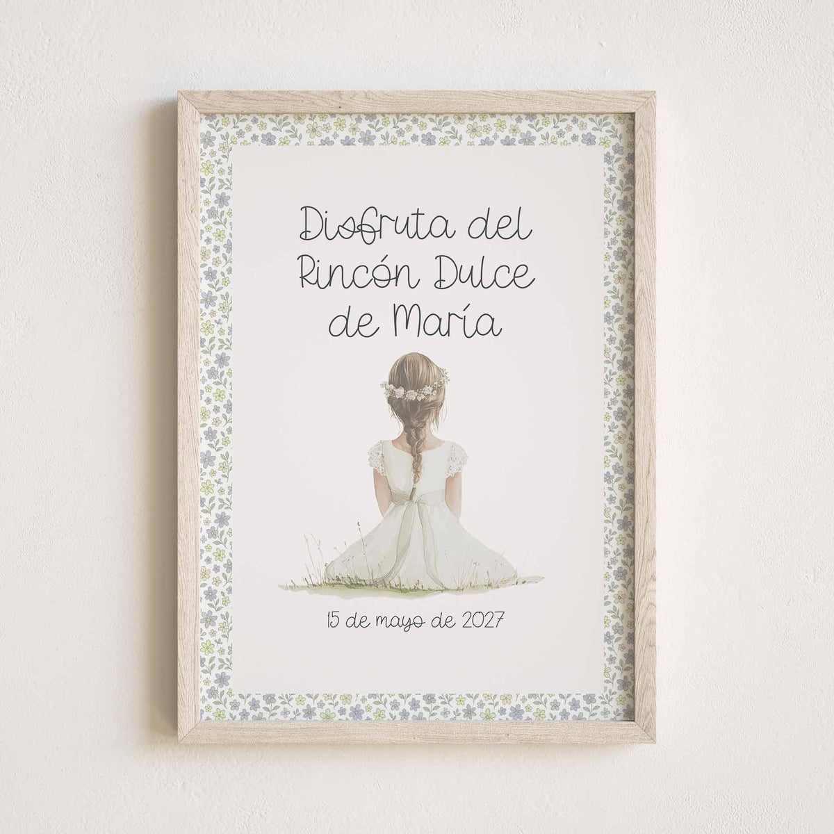 Lámina para Mesa Dulce de Primera Comunión. Diseño Flores Liberty con ilustración de Niña. 