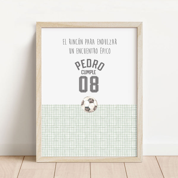 Lámina para mesa dulce personalizada temática fútbol de 30x40 cm con balón y estampado vichy verde para cumpleaños infantil