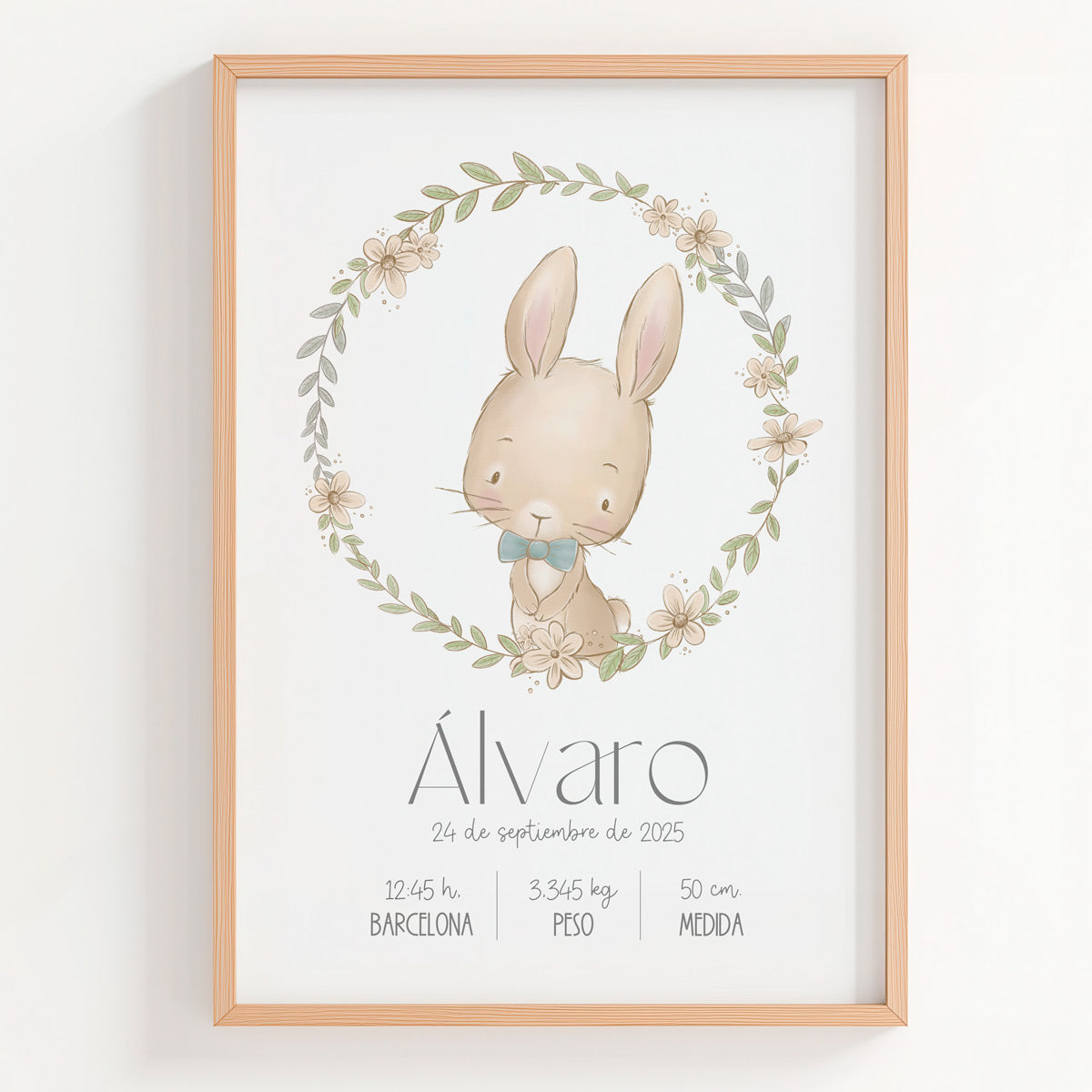 Lámina natalicio personalizada MiCobijo con conejito con pajarita azul dentro de rosco floral