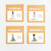 opciones de la caja de lápices de colores como detalles para niños de comunión de la colección boho. 