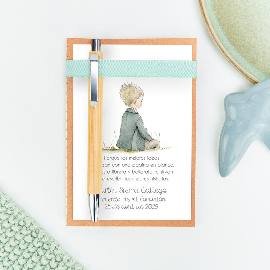 libreta con bolígrafo como detalle para invitados de comunión de la colección boho