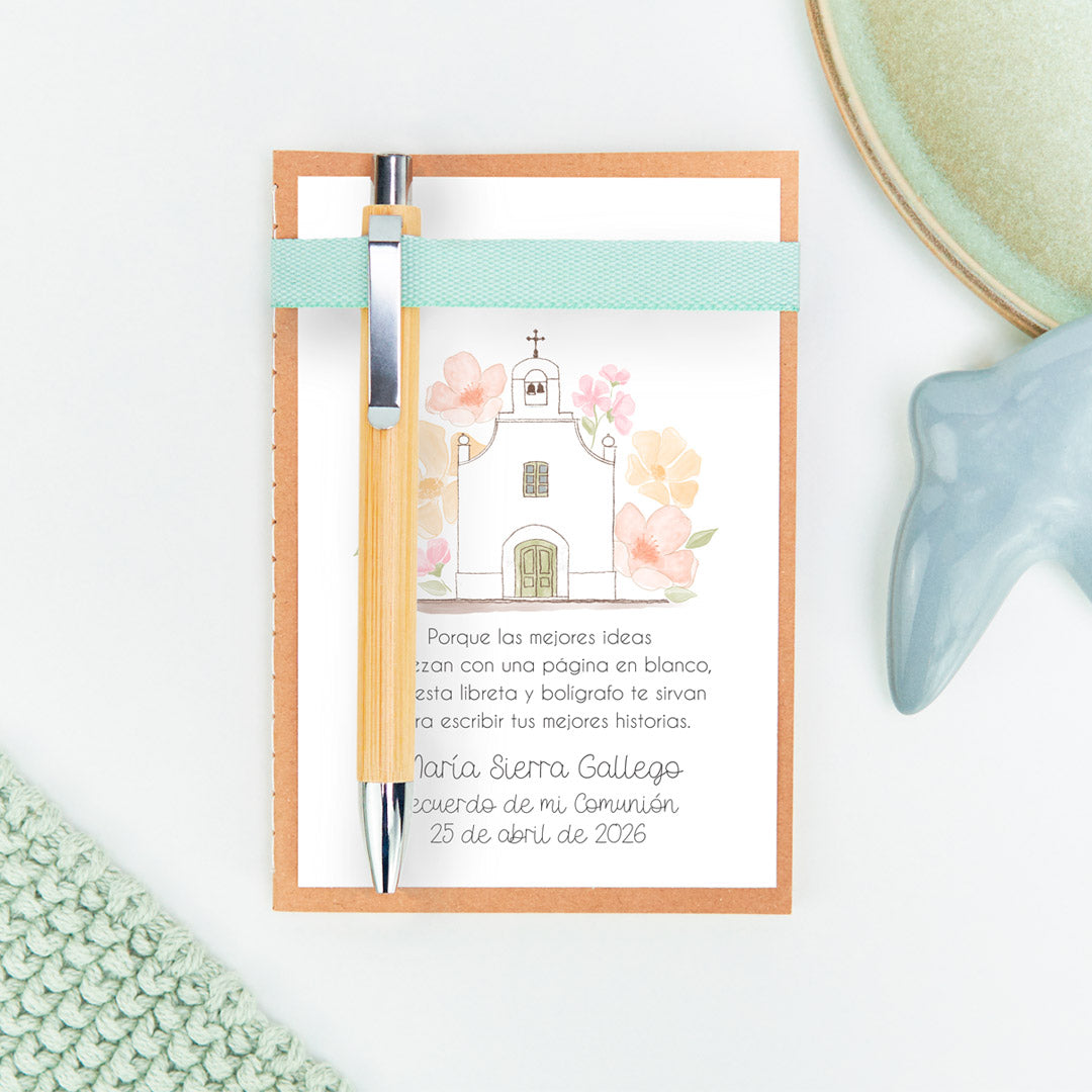 libreta con bolígrafo como detalle para invitados de comunión de la colección iglesia