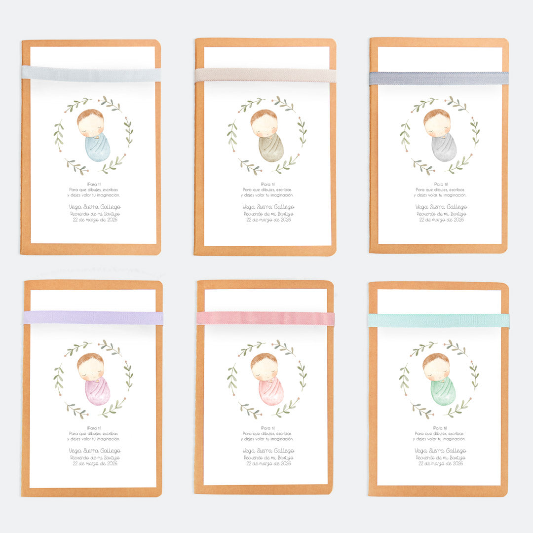 opciones de color de la libreta con lápiz para invitados de bautizo de la colección rosquito bebé. 