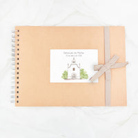 Libro de firmas para comunión con lazo en color beis.