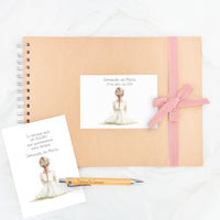 Libro de firmas para comunión con bolígrafo personalizado de la colección boho. 