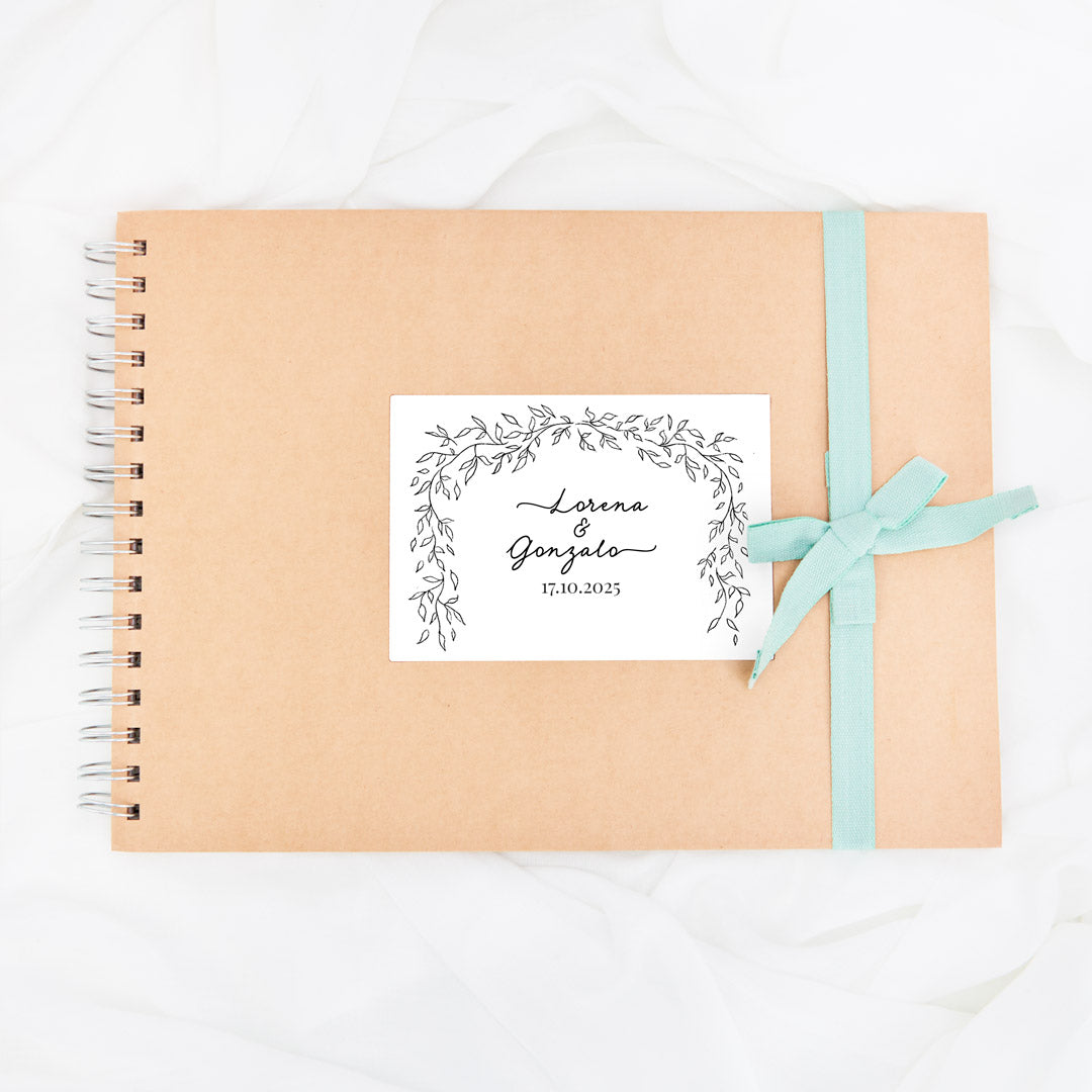 Libro de firmas personalizado para boda con lazo en color verde. 