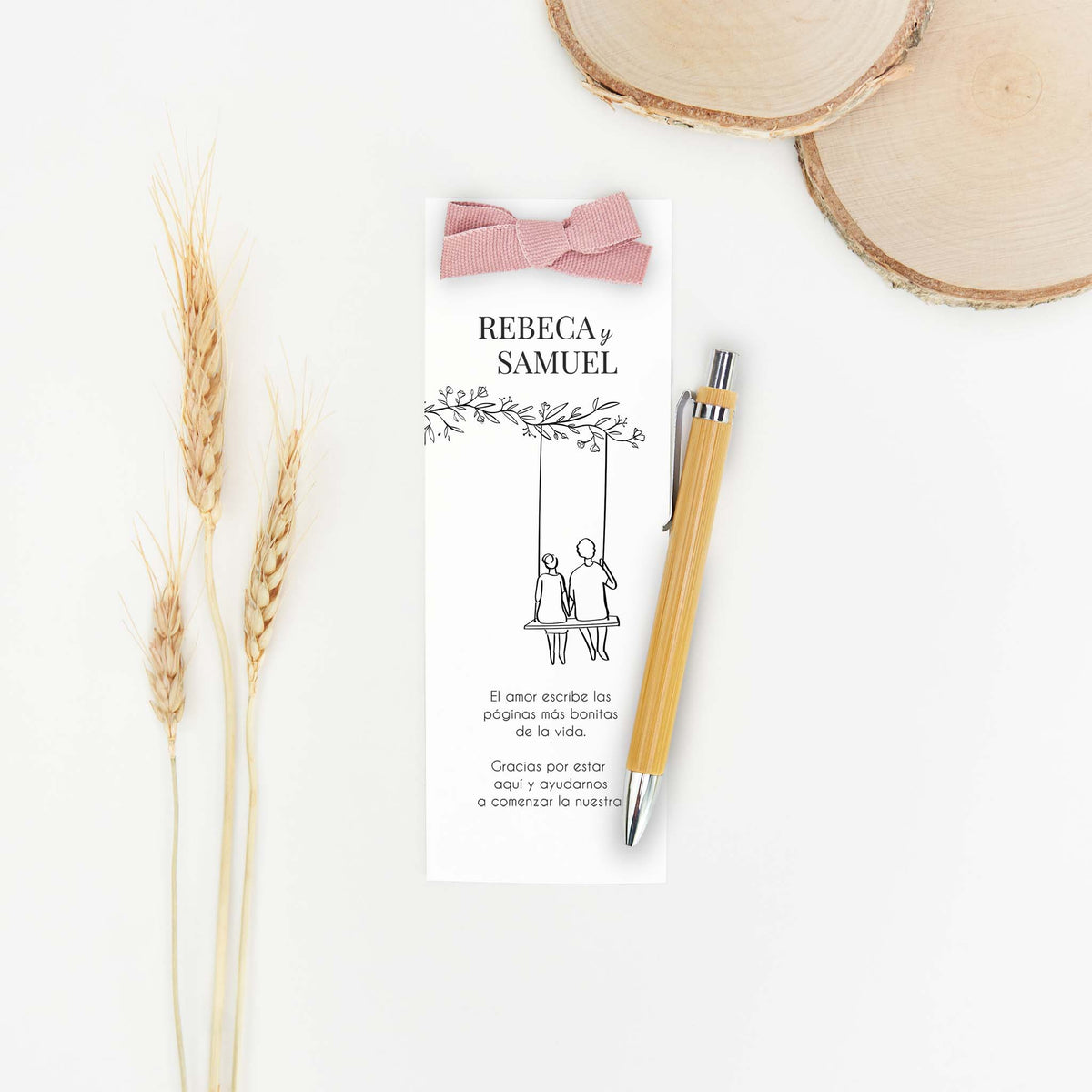 Marcapáginas con bolígrafo personalizado de la colección Susurro para boda