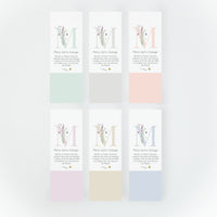 Opciones de color para el marcapáginas de comunión de la colección inicial flores. 