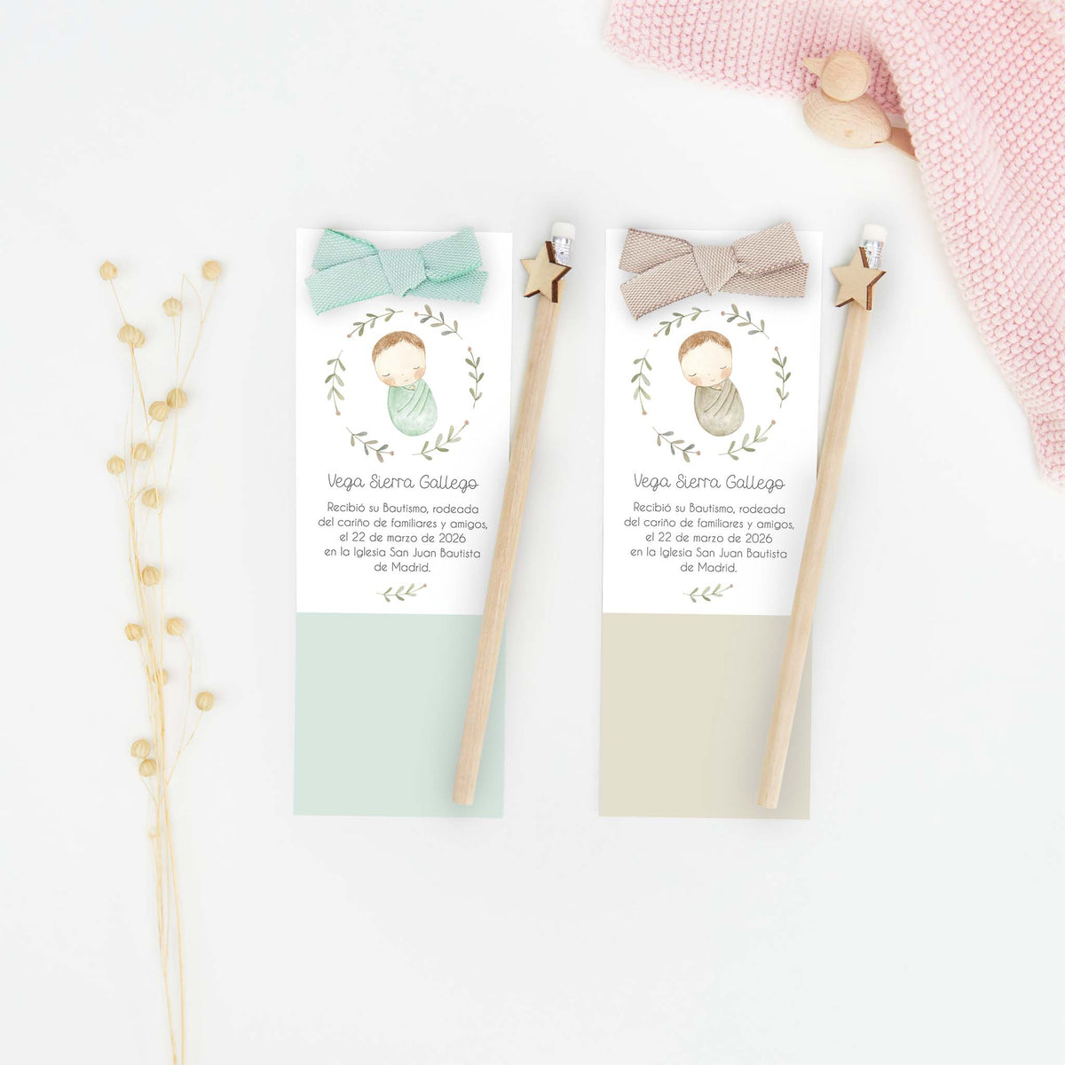 Marcapáginas con lápiz de la colección Rosco Bebé con ilustración de bebé en un rosco de ramas, recuerdo de bautizo para niños