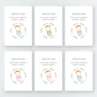 Opciones de color del marcasitios personalizados de la Colección Rosquito Bebé Bautizo, con ilustración del bebé arropado en un rosco de ramas y opción de tronquito de madera natural.