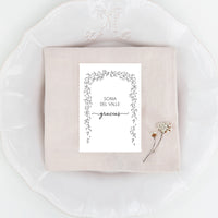 Marcasitios Bosque Secreto en mesa rústica de boda