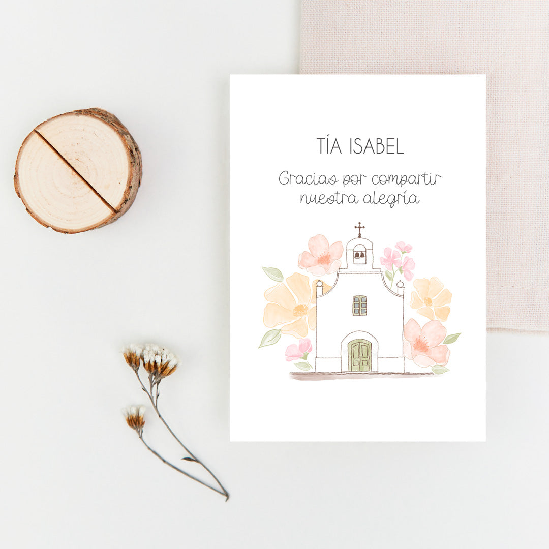 Marcasitios personalizados de la Colección Iglesia Comunión, con ilustración de iglesia rodeada de flores o ramas y opción de tronquito de madera natural.