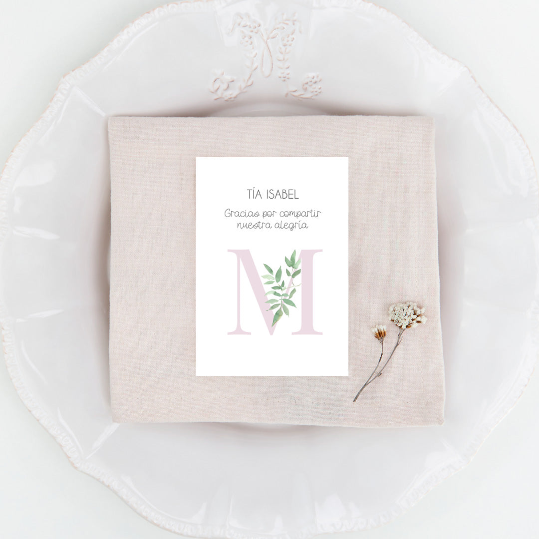 Marcasitios personalizados de la Colección Inicial Comunión, con inicial decorada con flores o rama de olivo.