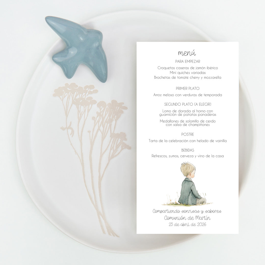 Minuta o tarjetón menú de la Colección Boho Comunión, con ilustración de niño o niña de comunión, impresa en cartulina FSC de alta calidad.
