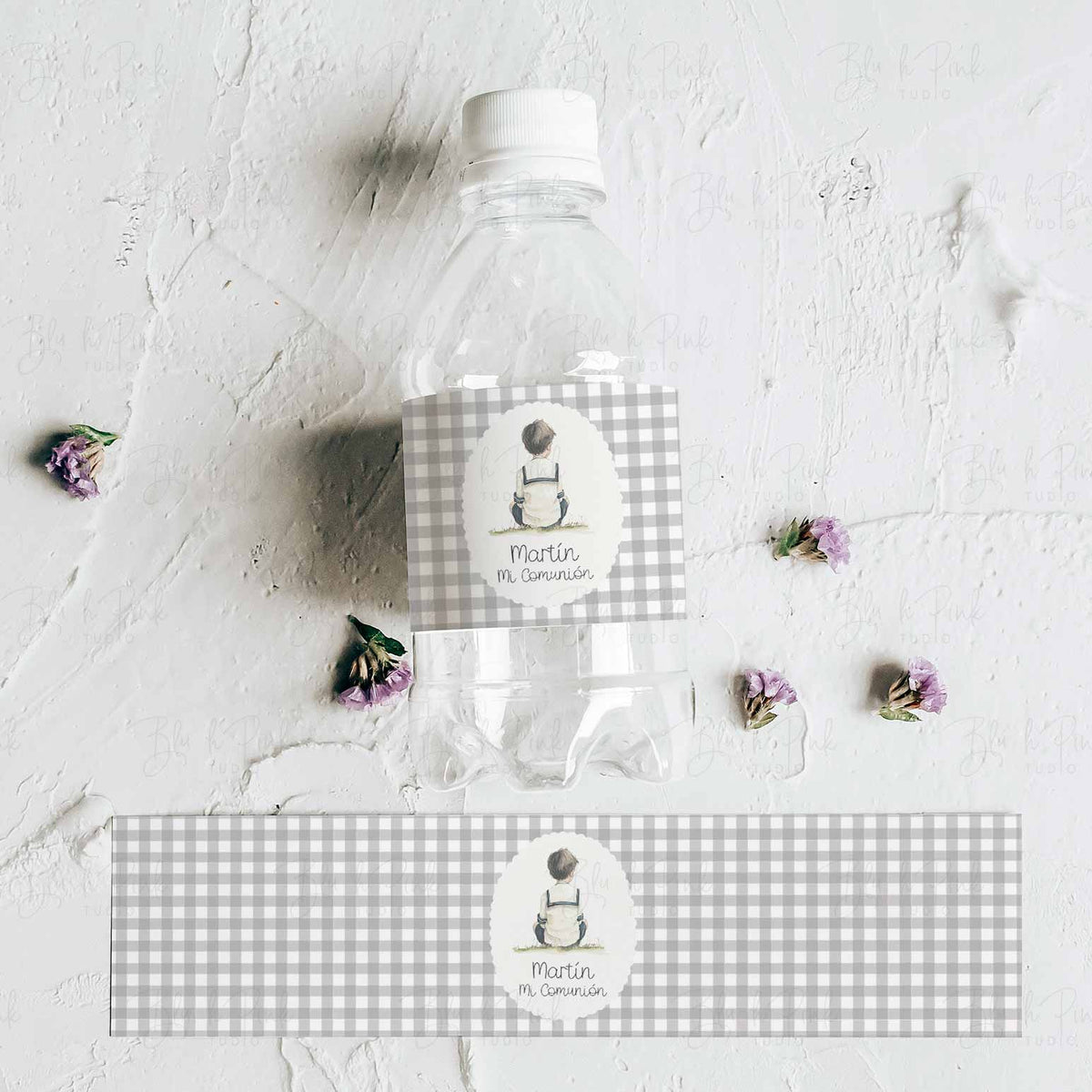 Pegatinas botellas de agua de Cuadros Vichy Gris para mesa dulce de Comunión. 