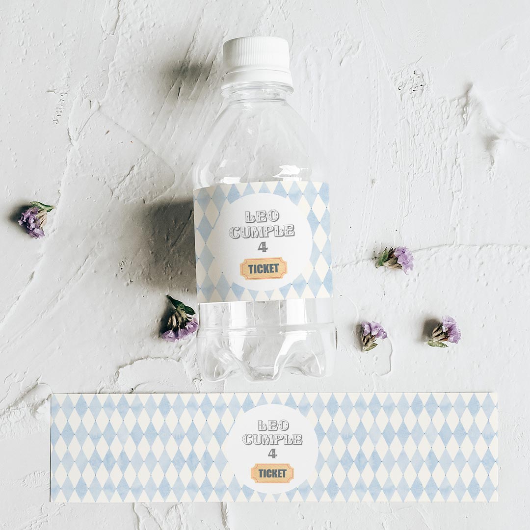 Pack de 10 pegatinas personalizadas para botellas temática circo con nombre y estampado de rombos azules para cumpleaños infantil