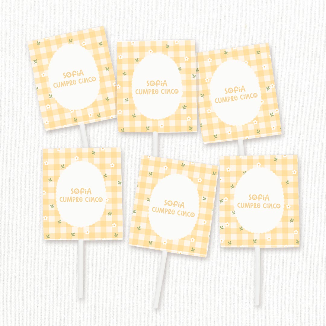Pack de 12 piruletas personalizadas temática primavera con envoltorio de margaritas y estampado vichy amarillo para mesa dulce de cumpleaños