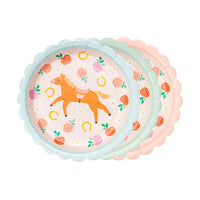 Detalle del plato de papel caballo con borde festoneado, diámetro 18 cm