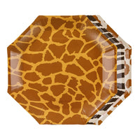 Detalle de los tres diseños de estampados animales de los platos de papel safari