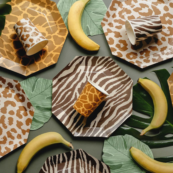 Pack 6 platos de papel safari con estampados de cebra, leopardo y jirafa