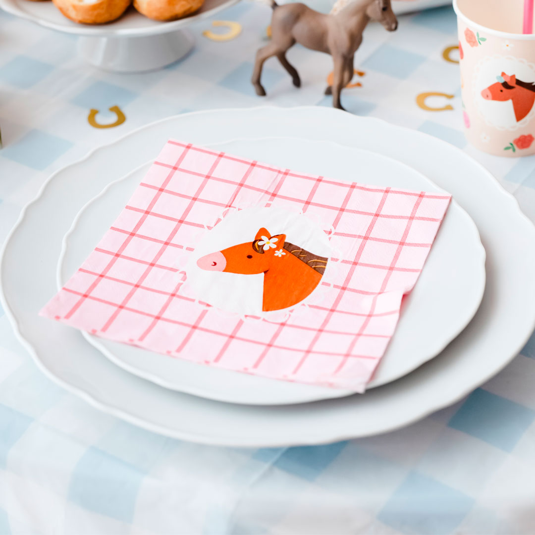 Servilleta de papel rosa a cuadros con ilustración de caballo enmarcada en óvalo para fiesta animales de granja