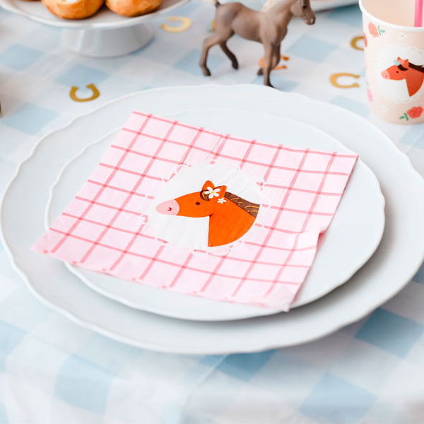 Servilleta de papel rosa a cuadros con ilustración de caballo enmarcada en óvalo para fiesta animales de granja