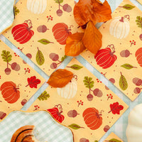 Servilletas de papel con estampado de calabazas y bellotas en tonos naranjas para fiesta animales del bosque