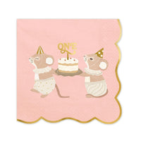 Detalle servilleta de papel ratoncitos One en rosa empolvado con ilustración y borde dorado