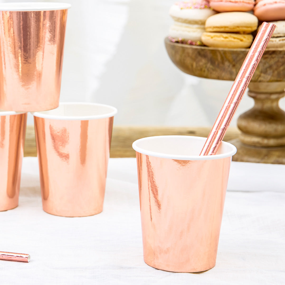 Vasos de papel color oro rosa con acabado brillante. Pack de 6 unidades (220 ml).